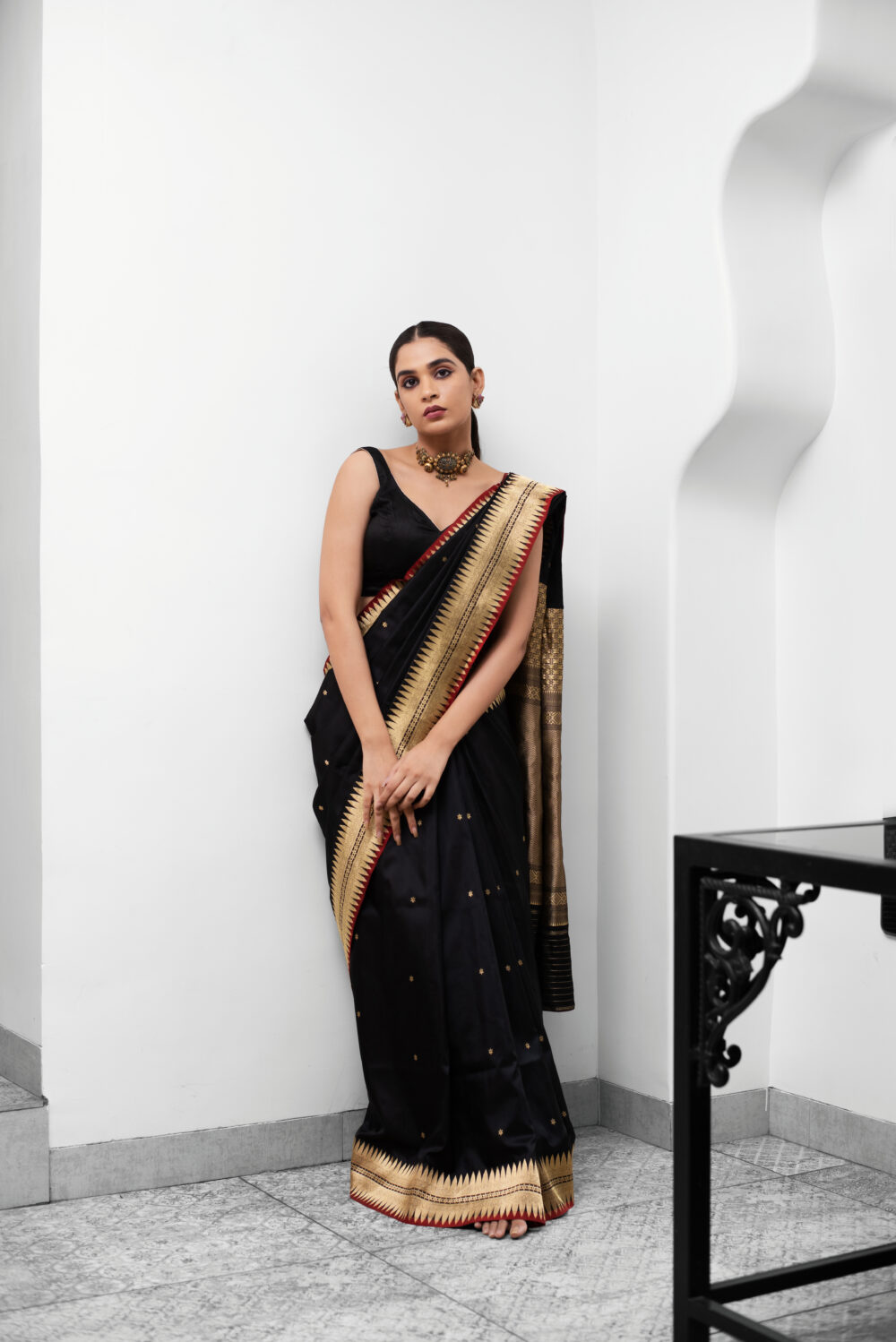 Black Pure Katan Silk Handloom Banarasi Saree - Image 2