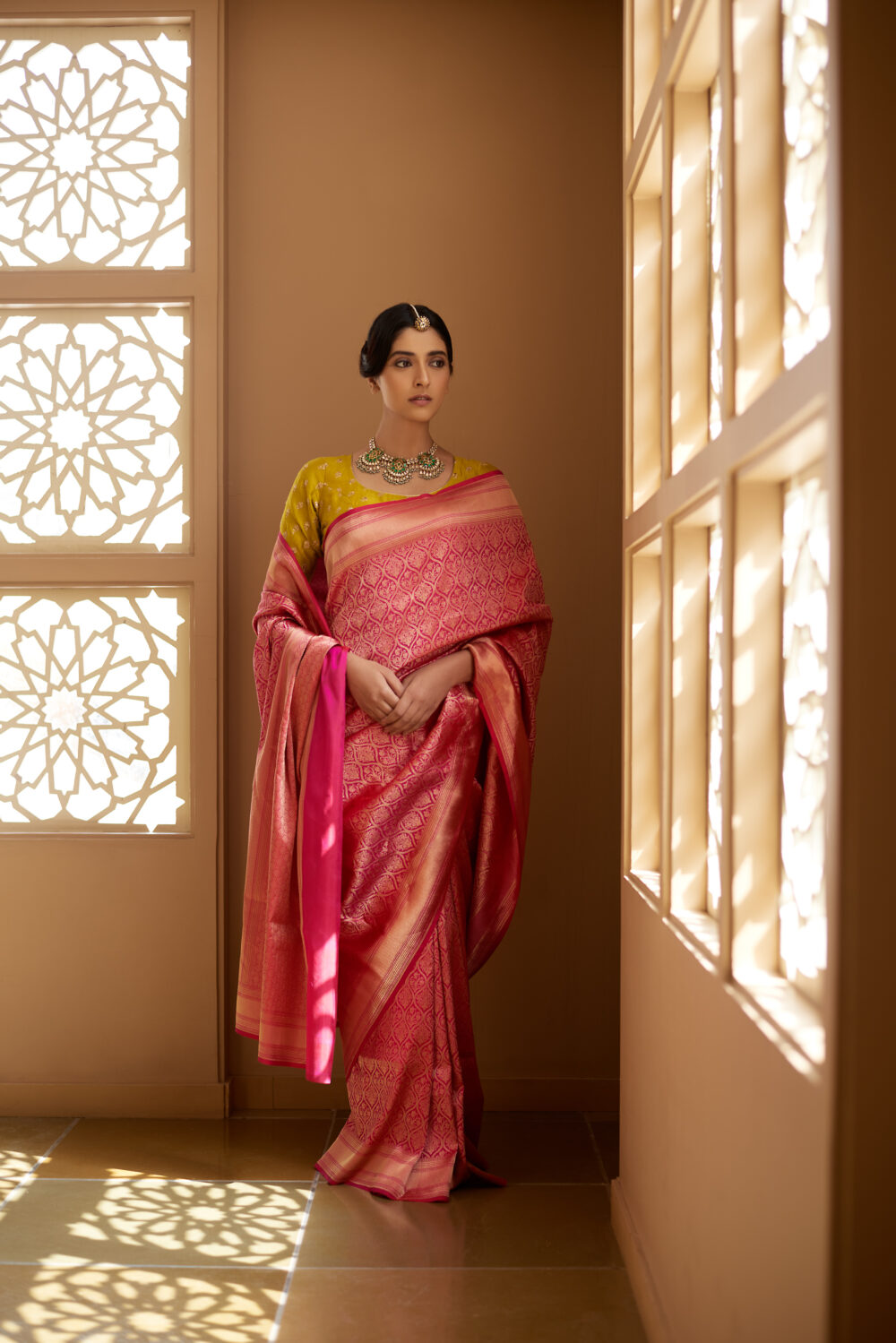 Fuchsia Pink Pure Katan Silk Handloom Banarasi Saree - Image 2