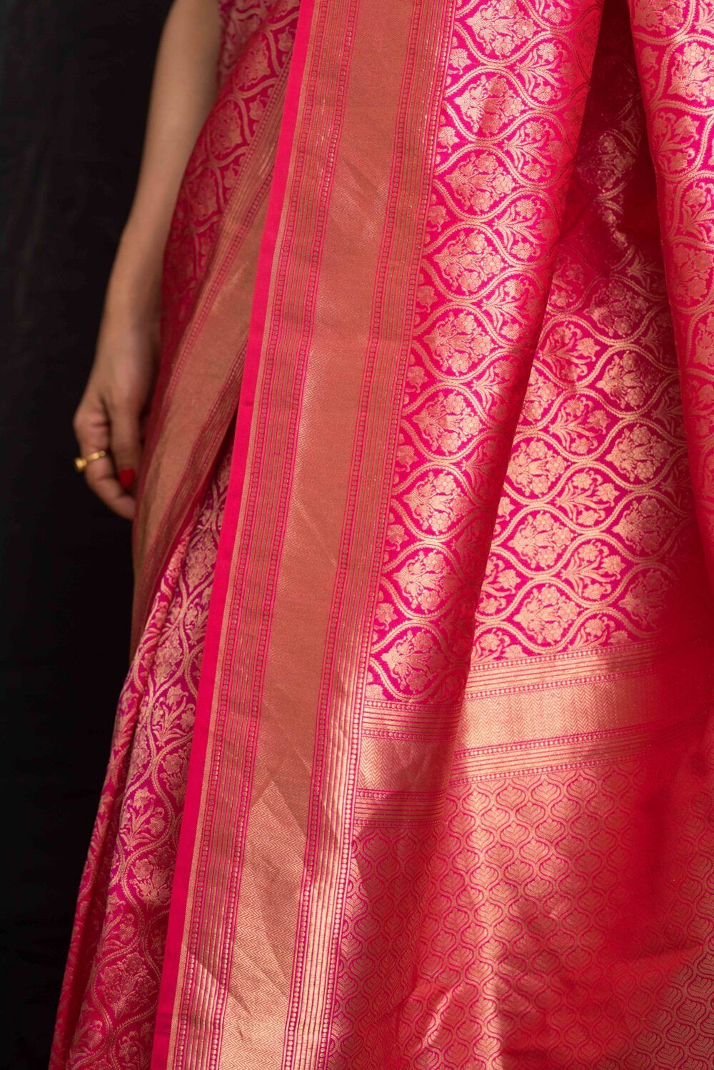 Fuchsia Pink Pure Katan Silk Handloom Banarasi Saree - Image 4