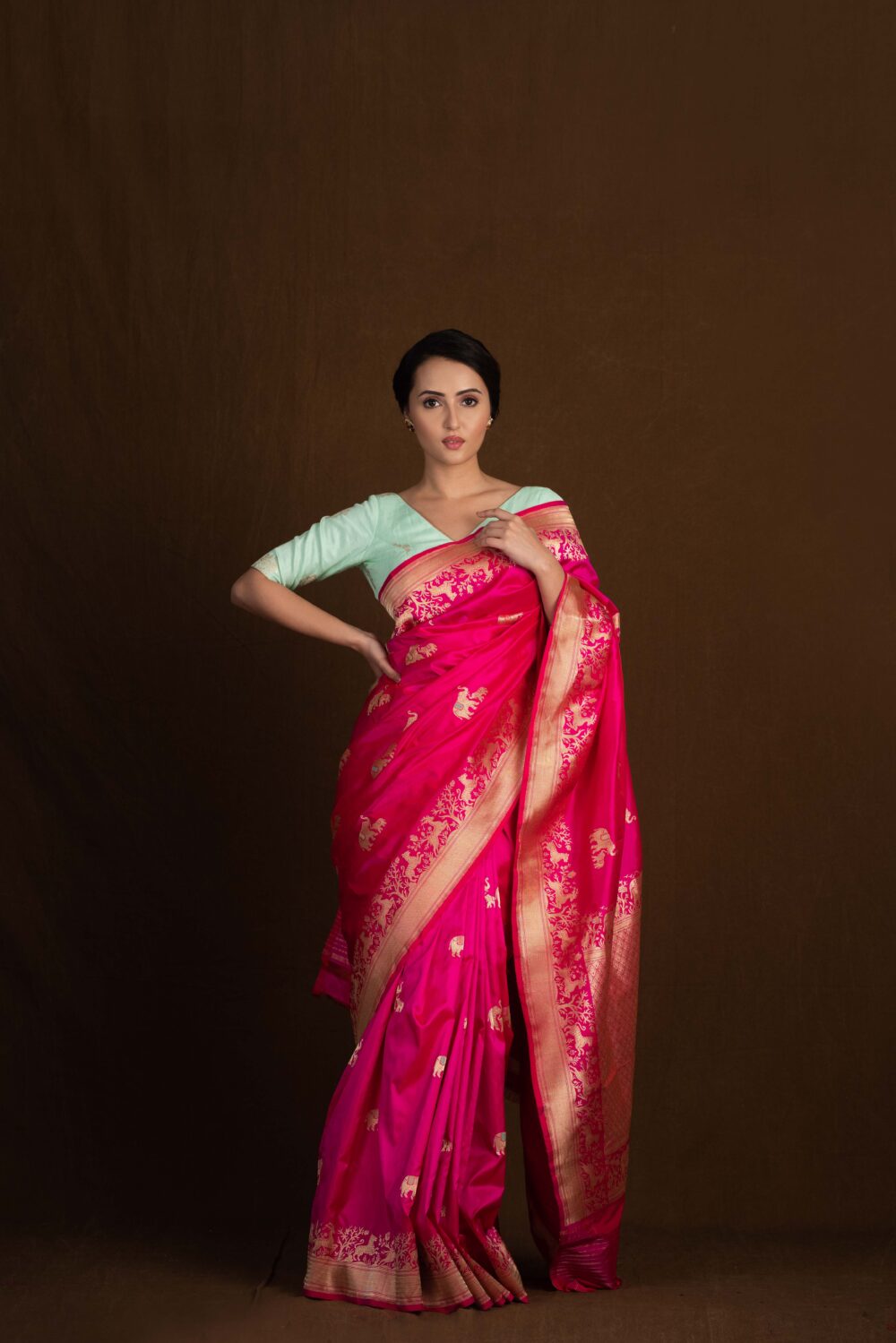 Fuchsia Pink Pure Katan Silk Handloom Banarasi Saree - Image 2