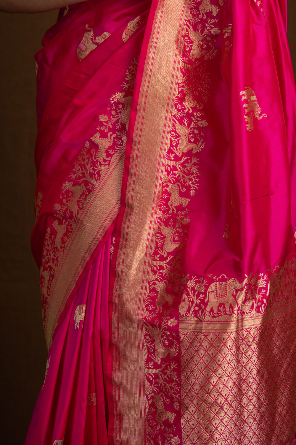 Fuchsia Pink Pure Katan Silk Handloom Banarasi Saree - Image 4