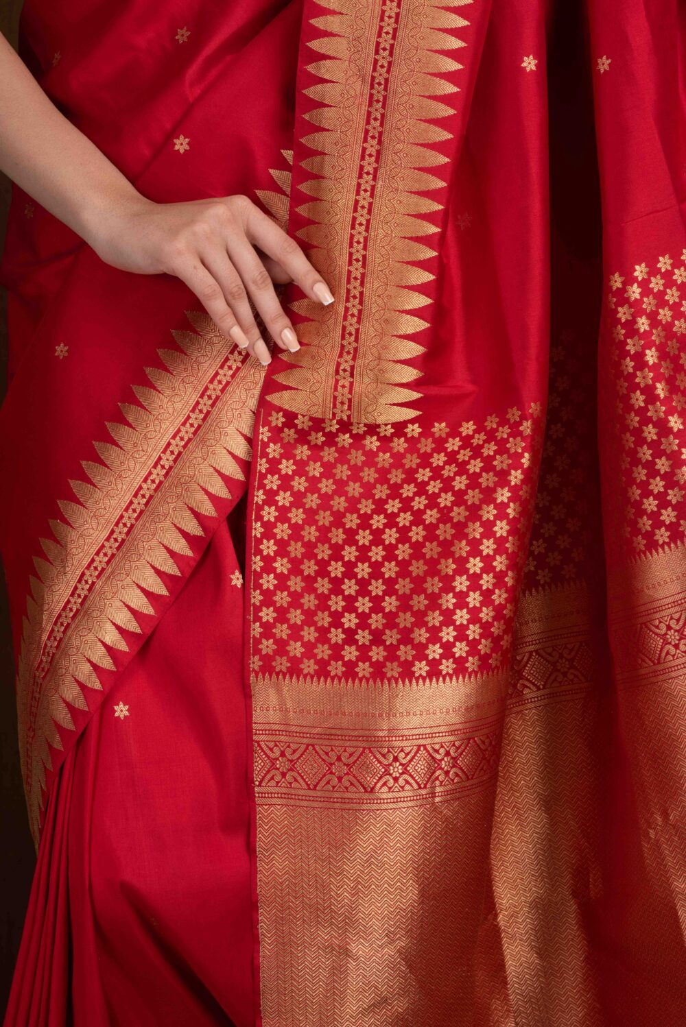 Red Pure Katan Silk Handloom Banarasi Saree - Image 4