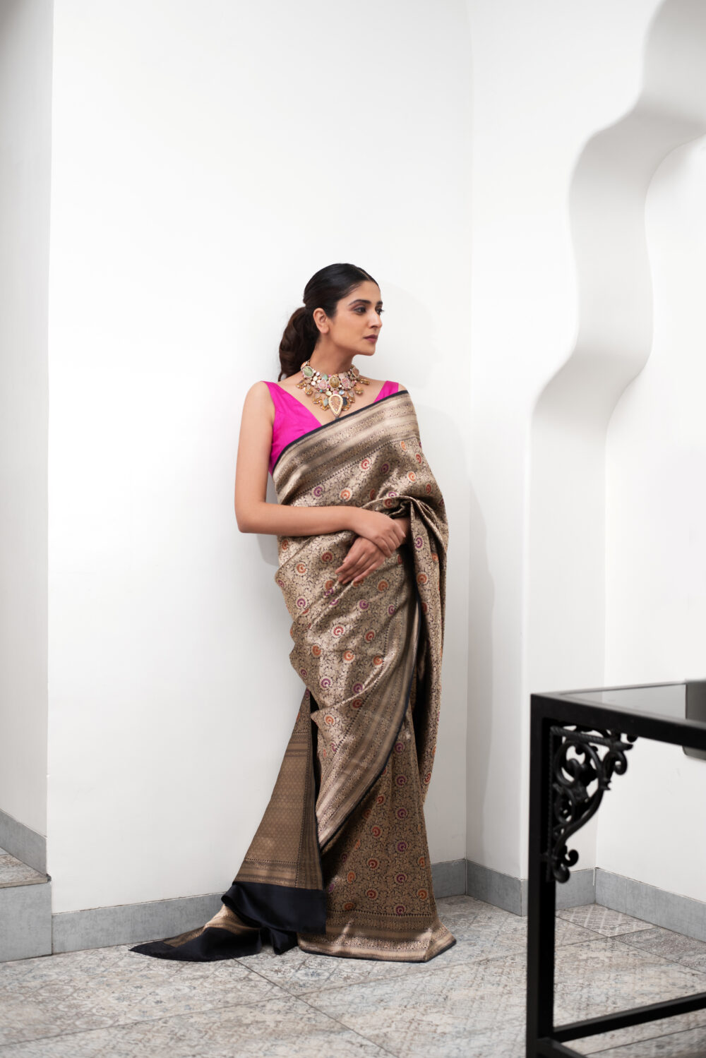 Golden Pure Katan Silk Handloom Banarasi Saree - Image 2