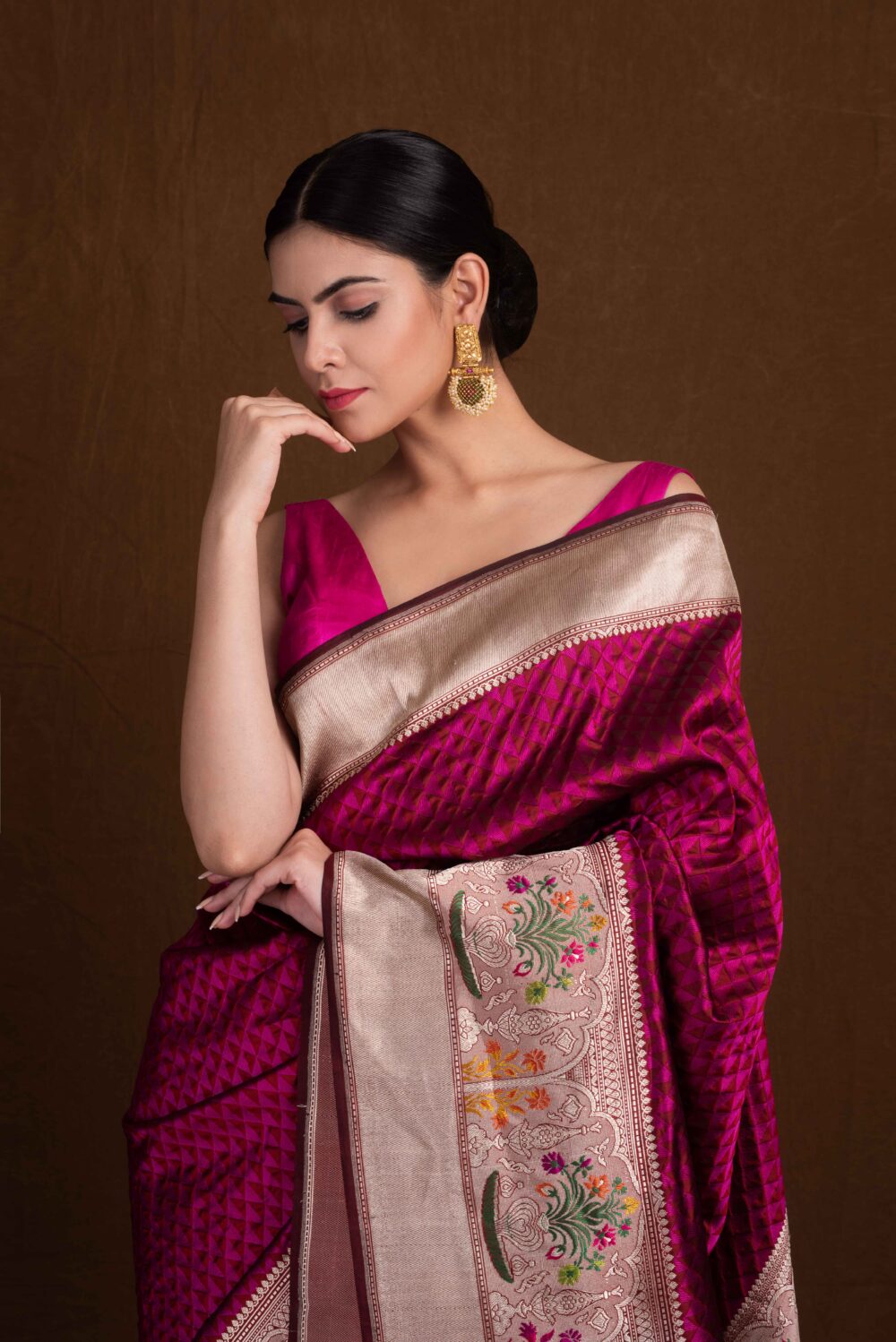 Magenta Pure Katan Silk Handloom Banarasi Saree - Image 3