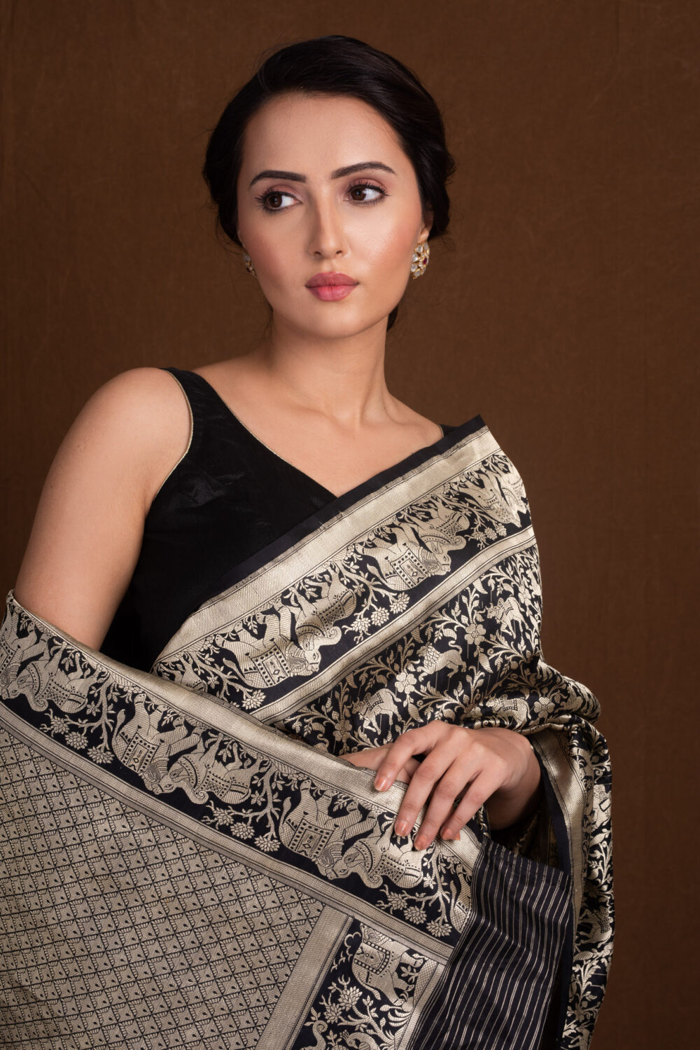 Black Shikargah Pure Katan Silk Handloom Banarasi Saree. - Image 3